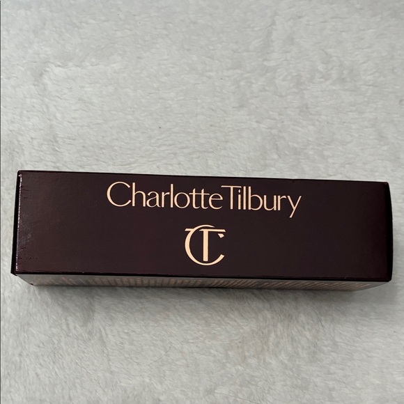 Charlotte Tilbury Airbrush Flawless Setting Spray - Picture 3 of 7
